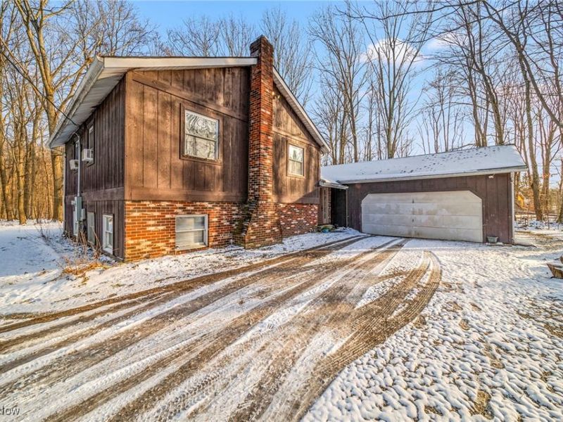 1990 Short Road, Thompson, OH 44086 Photo 2