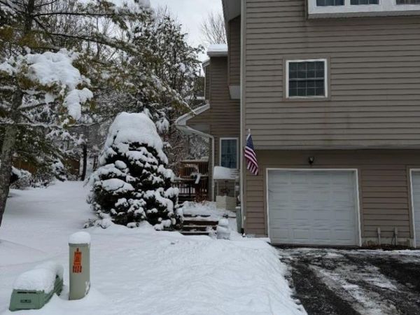 15 Rhea Run, Hampton, NJ 07860