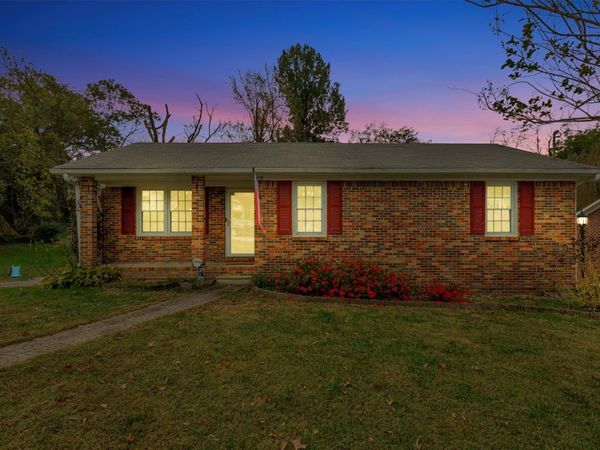 108 8th Ave, Columbia, TN 38401