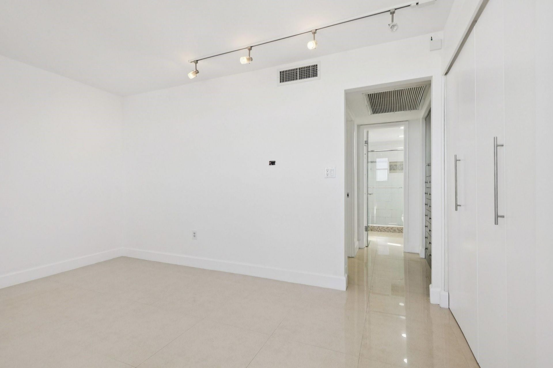 6450 Collins Avenue, Unit 901, Miami Beach, FL 33141 Photo