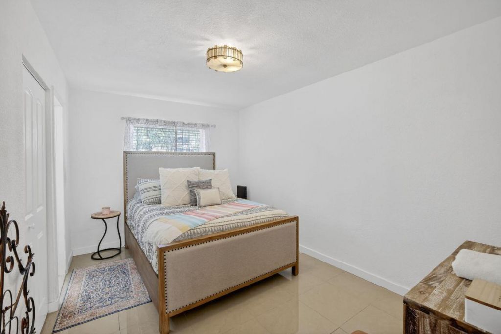 815 Middle River Drive, Unit 114, Fort Lauderdale, FL 33304 Photo