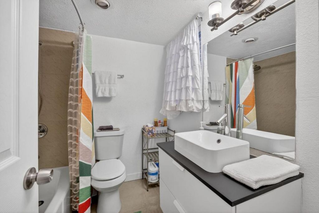 815 Middle River Drive, Unit 114, Fort Lauderdale, FL 33304 Photo