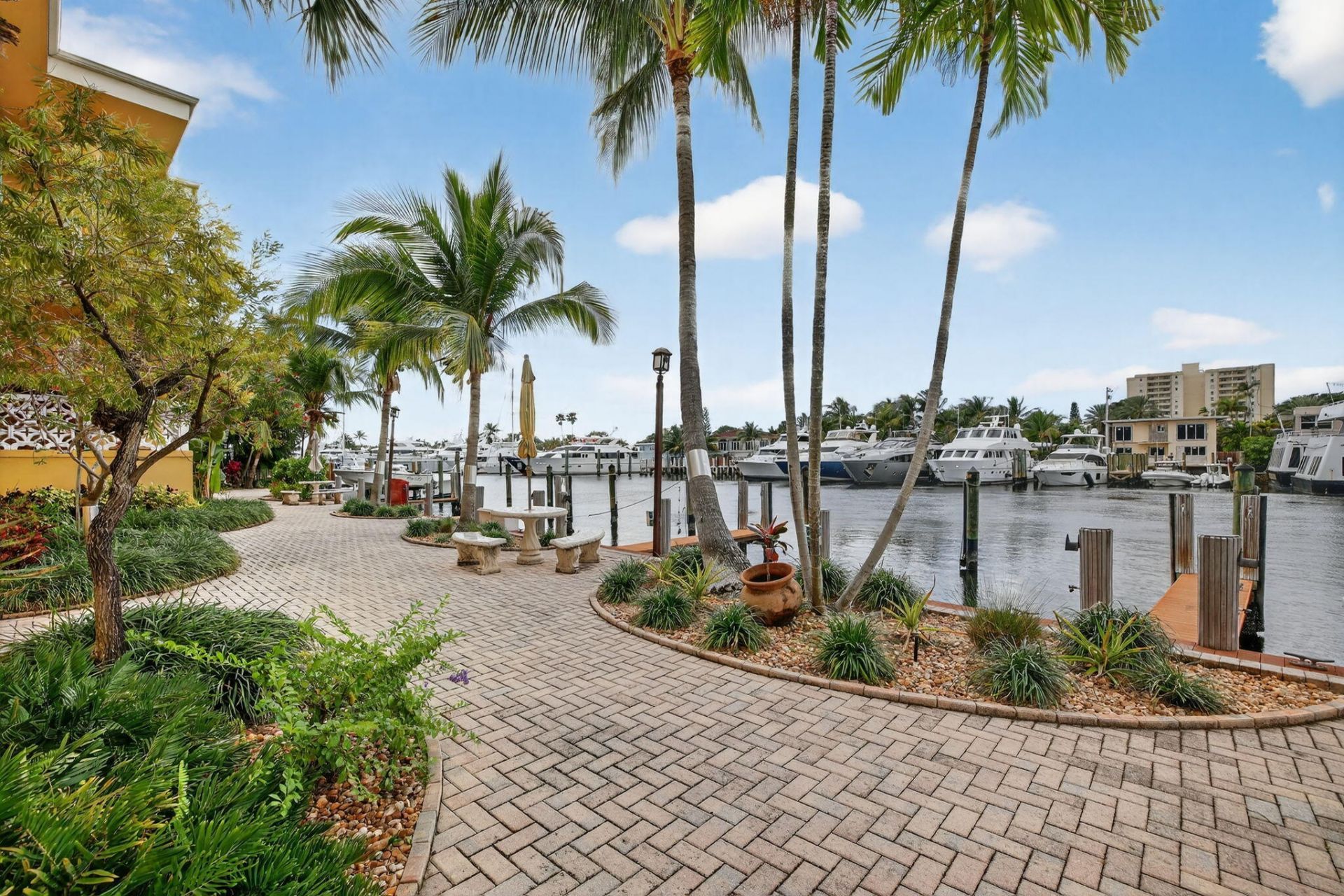 815 Middle River Drive, Unit 114, Fort Lauderdale, FL 33304 Photo