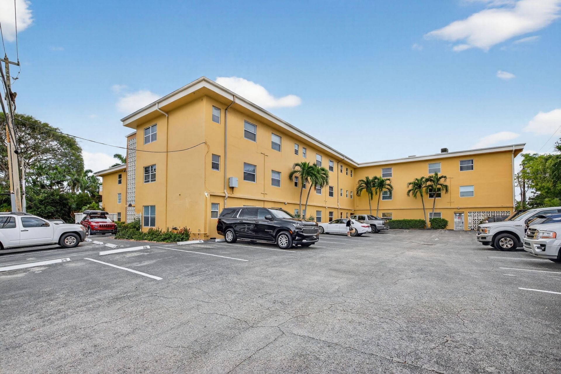 815 Middle River Drive, Unit 114, Fort Lauderdale, FL 33304 Photo