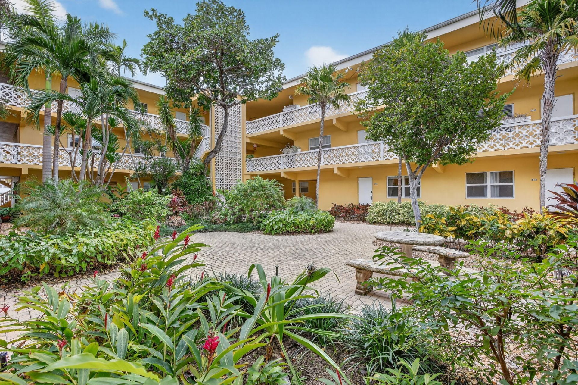 815 Middle River Drive, Unit 114, Fort Lauderdale, FL 33304 Photo