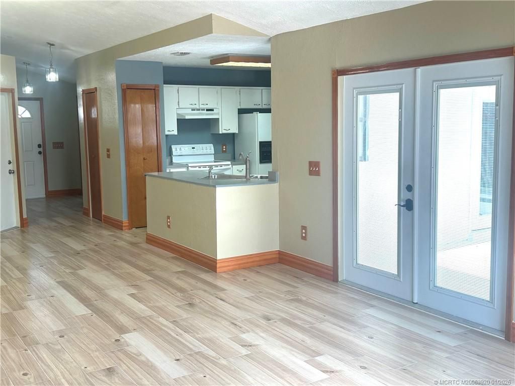 608 SE Dean Terrace, Port Saint Lucie, FL 34984 Photo