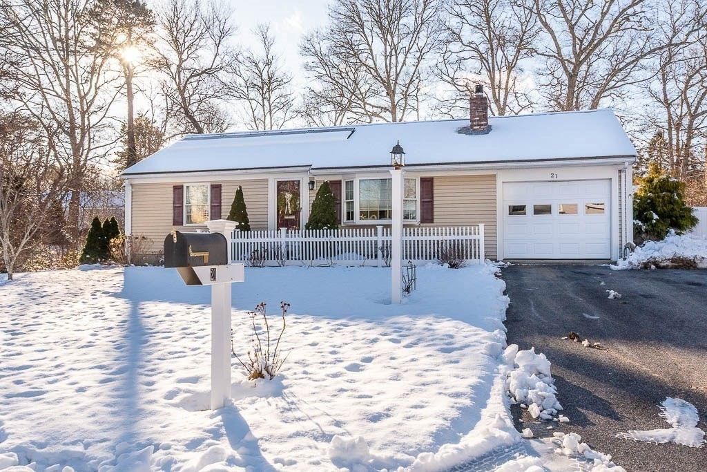 21 Spinning Brook Rd Yarmouth, MA 02664