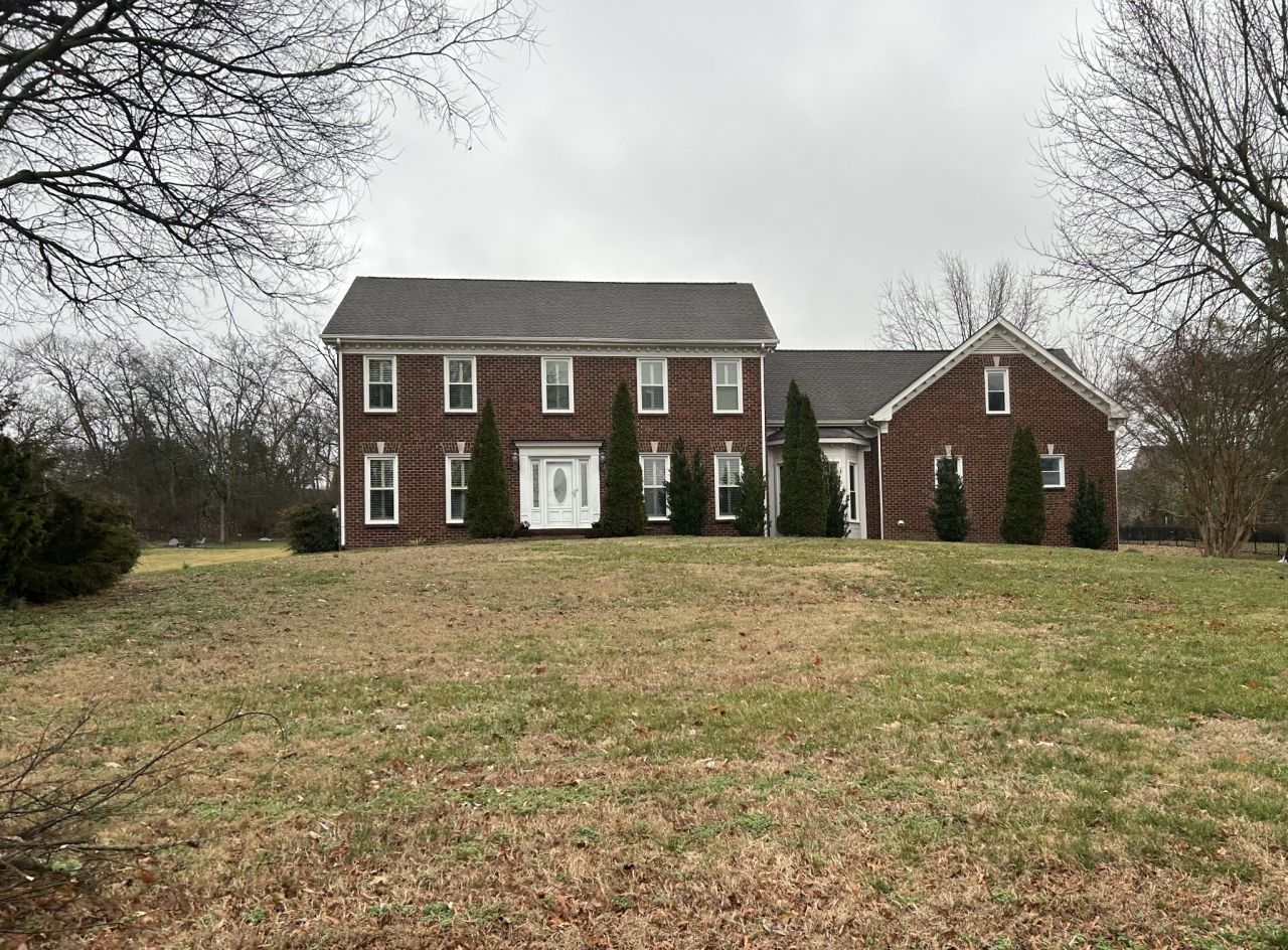 802 Steeplechase Dr Brentwood, TN 37027