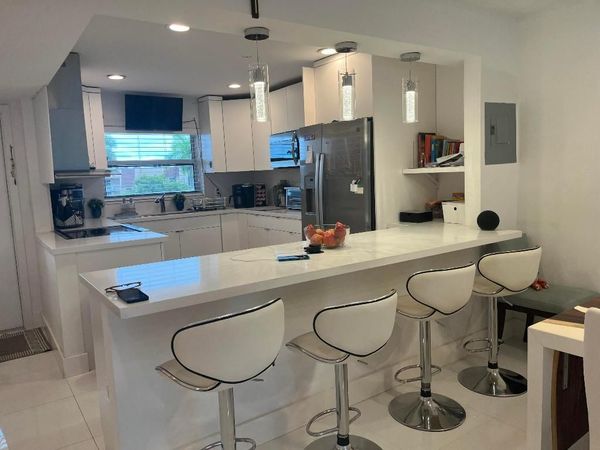 9321 Sunrise Lakes Boulevard, Unit 305, Sunrise, FL 33322