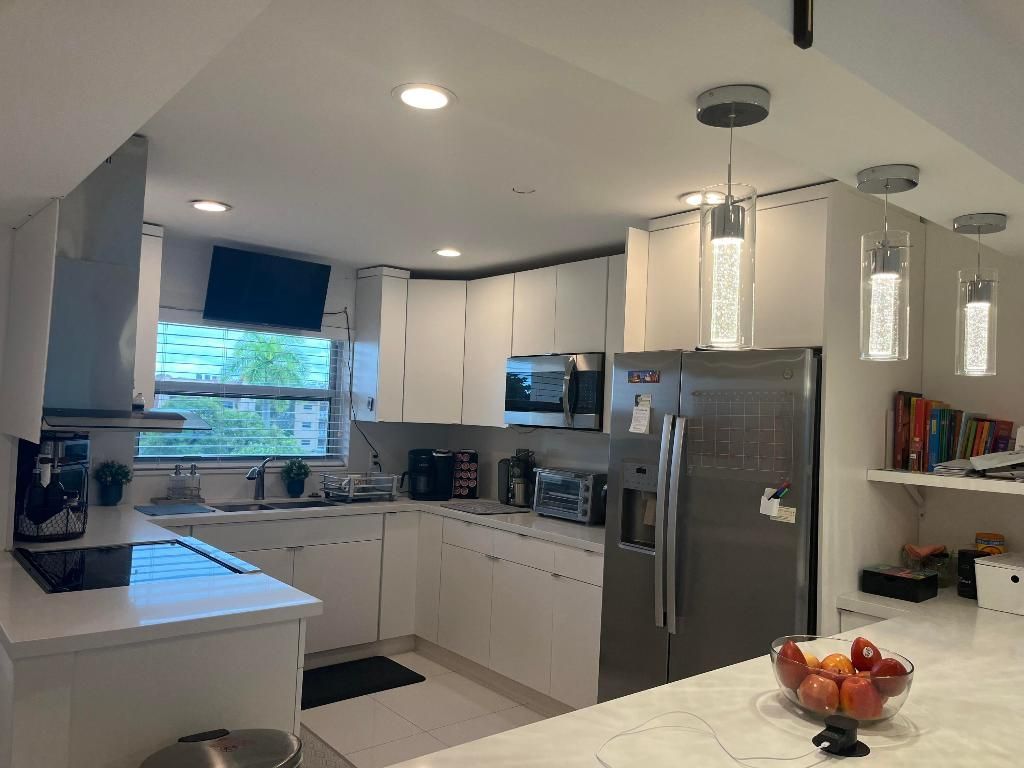 9321 Sunrise Lakes Boulevard, Unit 305, Sunrise, FL 33322 Photo