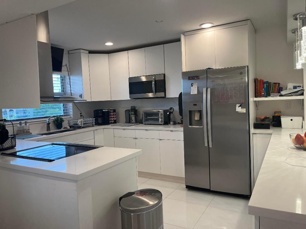 9321 Sunrise Lakes Boulevard, Unit 305, Sunrise, FL 33322 Photo