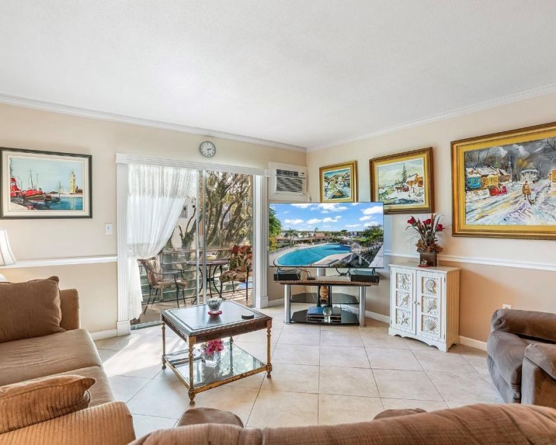 16750 NE 14th Avenue, Unit 212, Miami, FL 33162 Photo