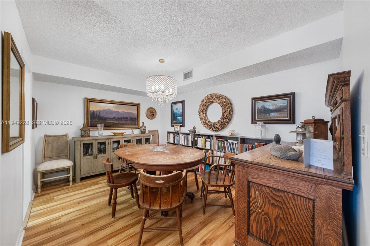 4000 Towerside Ter, Unit 301, Miami, FL 33138 Photo