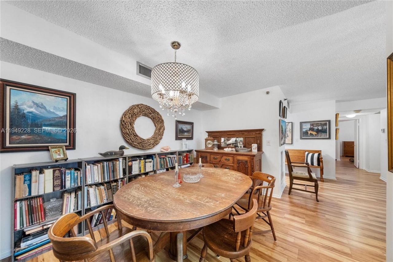 4000 Towerside Ter, Unit 301, Miami, FL 33138 Photo