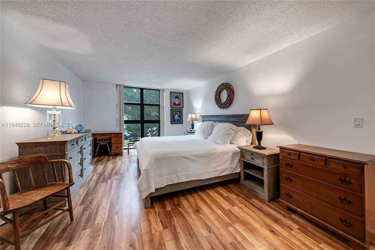 4000 Towerside Ter, Unit 301, Miami, FL 33138 Photo