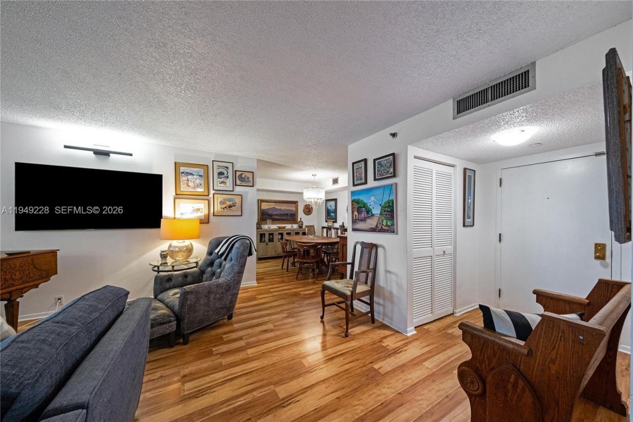 4000 Towerside Ter, Unit 301, Miami, FL 33138 Photo