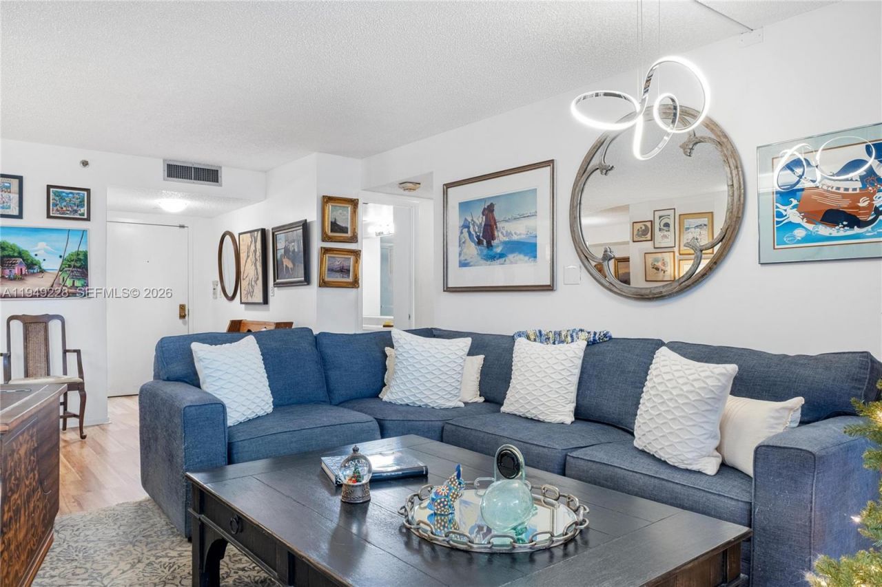 4000 Towerside Ter, Unit 301, Miami, FL 33138 Photo