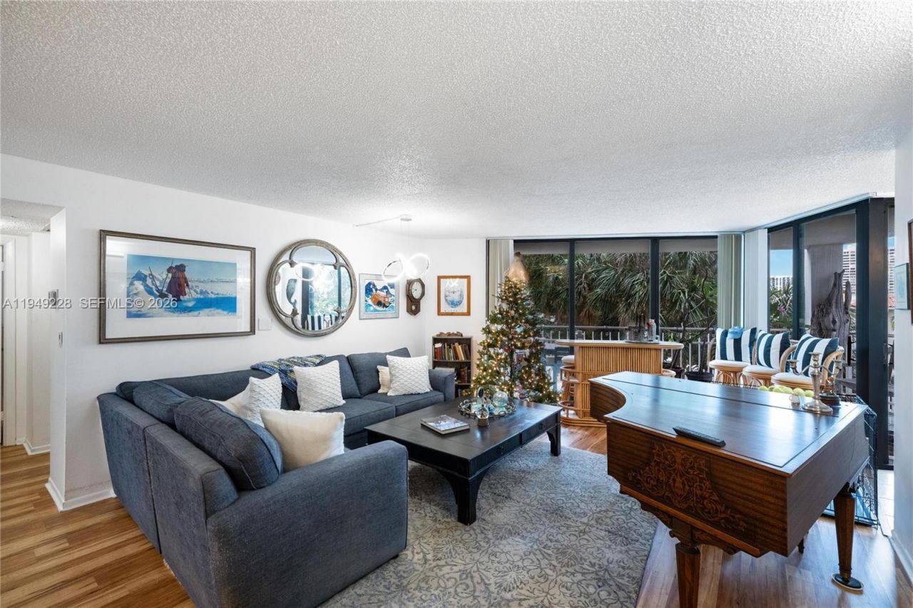 4000 Towerside Ter, Unit 301, Miami, FL 33138 Photo