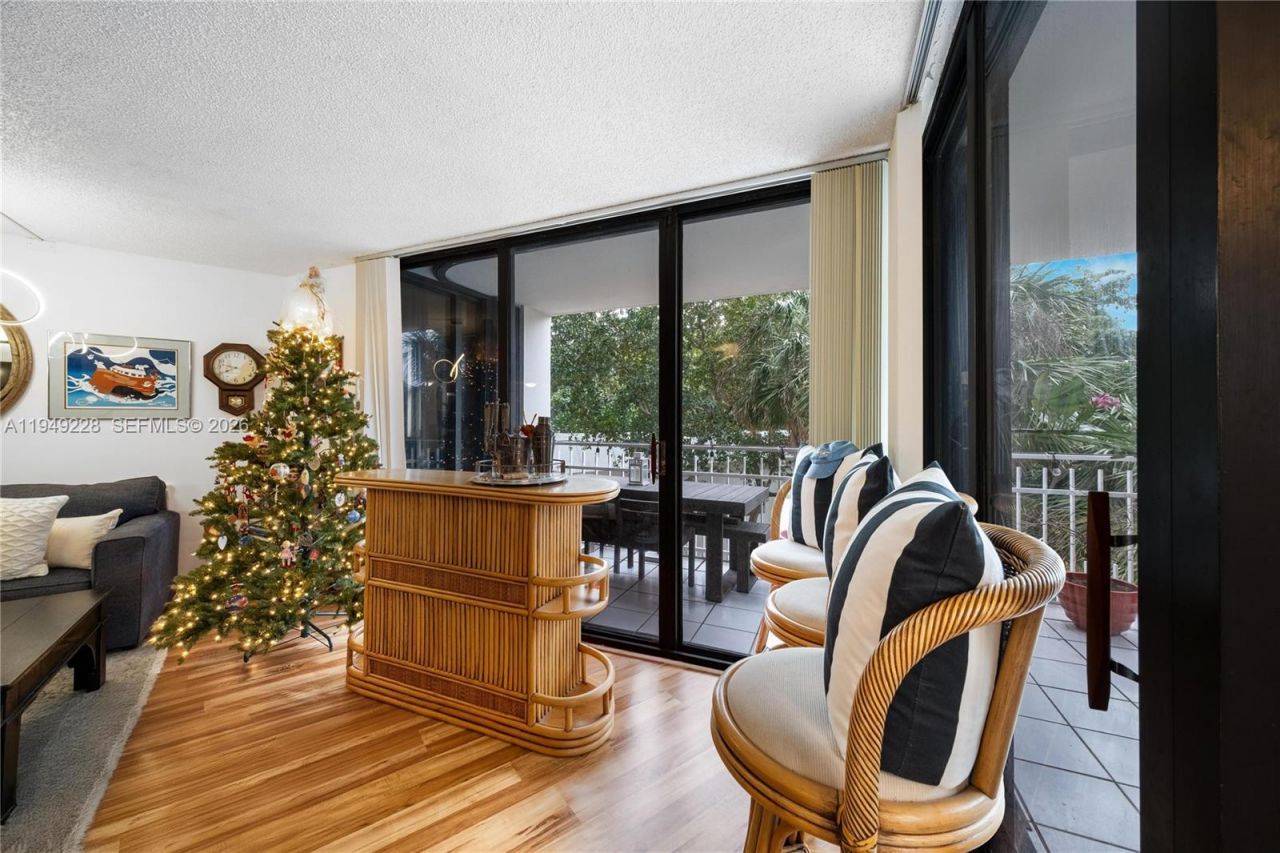 4000 Towerside Ter, Unit 301, Miami, FL 33138 Photo