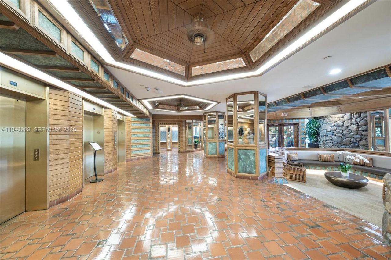 4000 Towerside Ter, Unit 301, Miami, FL 33138 Photo