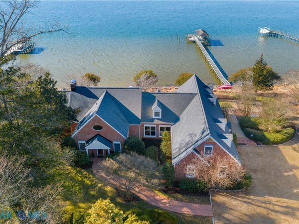 979 Twiggs Ferry Road, Hartfield, VA 23071