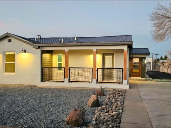 505 Los Arboles Avenue NW, Albuquerque, NM 87107