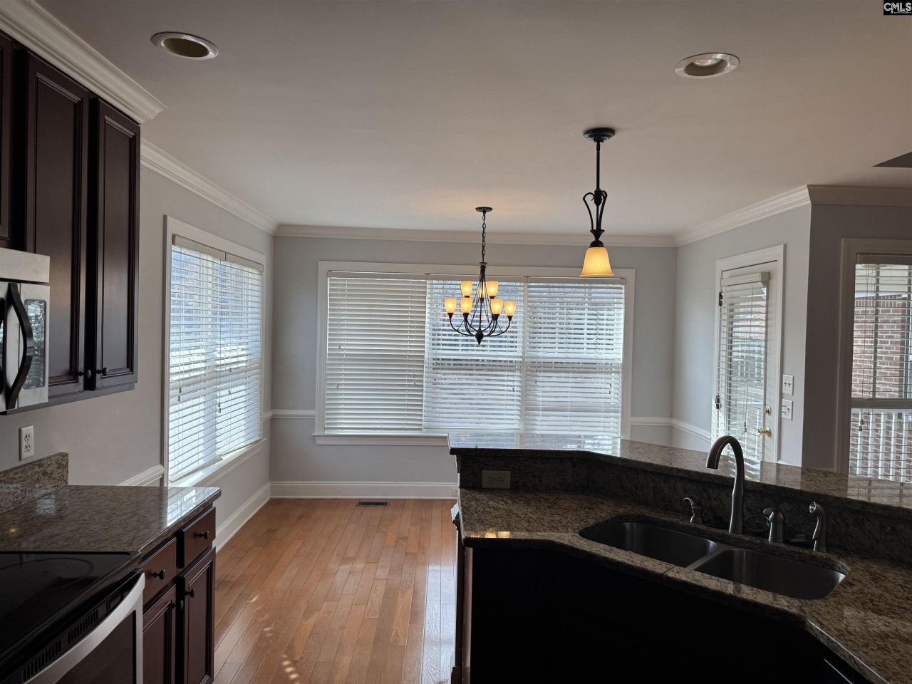 404 Summit Hills Circle Photo 9