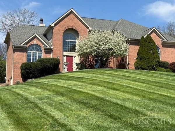 8485 Deer Path, West Chester, OH 45069