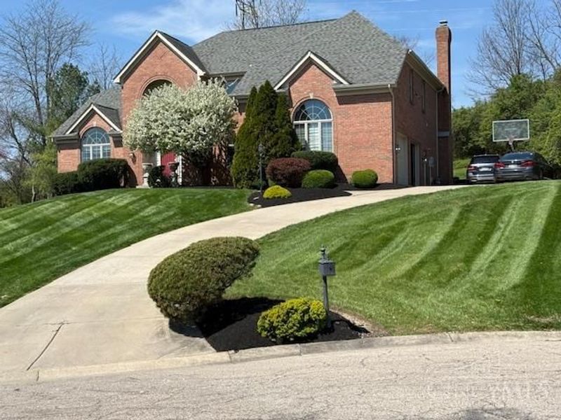 8485 Deer Path, West Chester, OH 45069 Photo 2