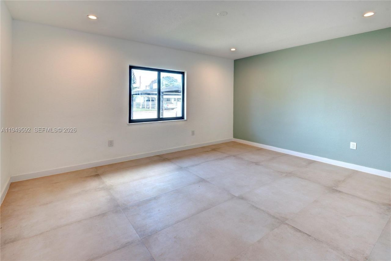 818 NW 47th St, Miami, FL 33127 Photo