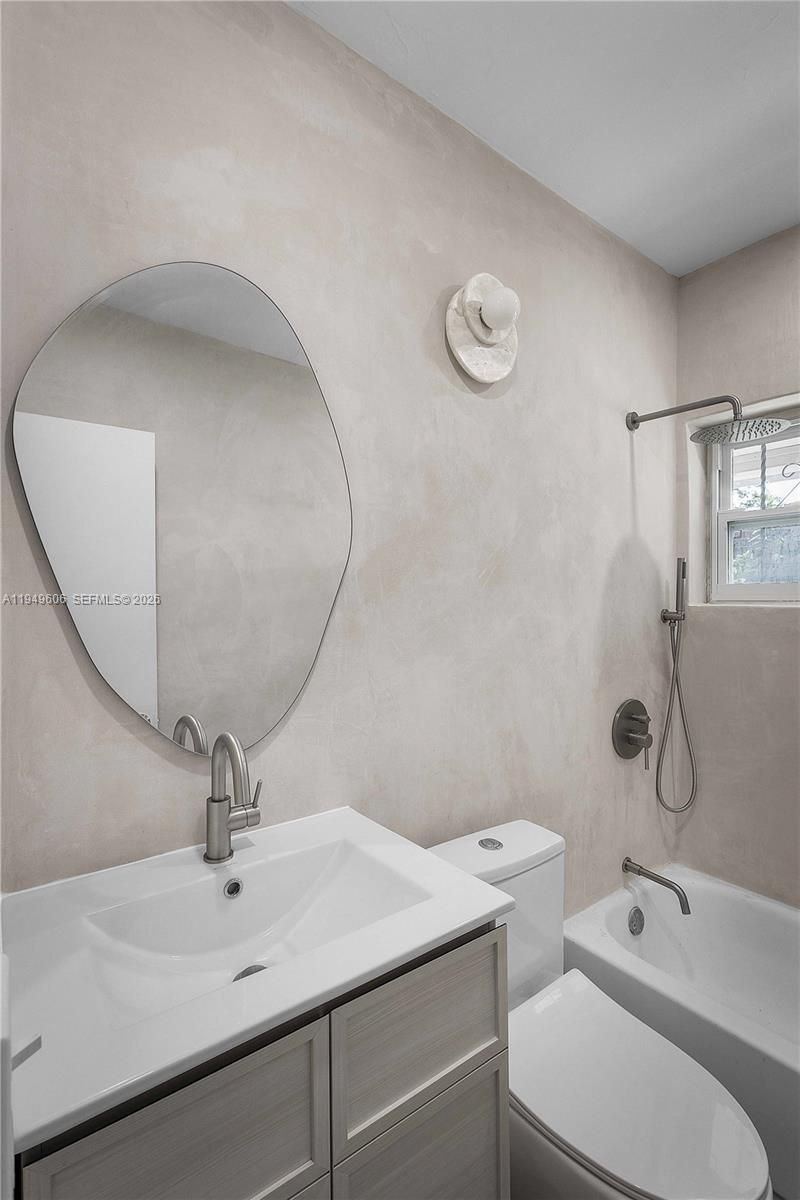 8031 NW 12th Ct, Miami, FL 33147 Photo