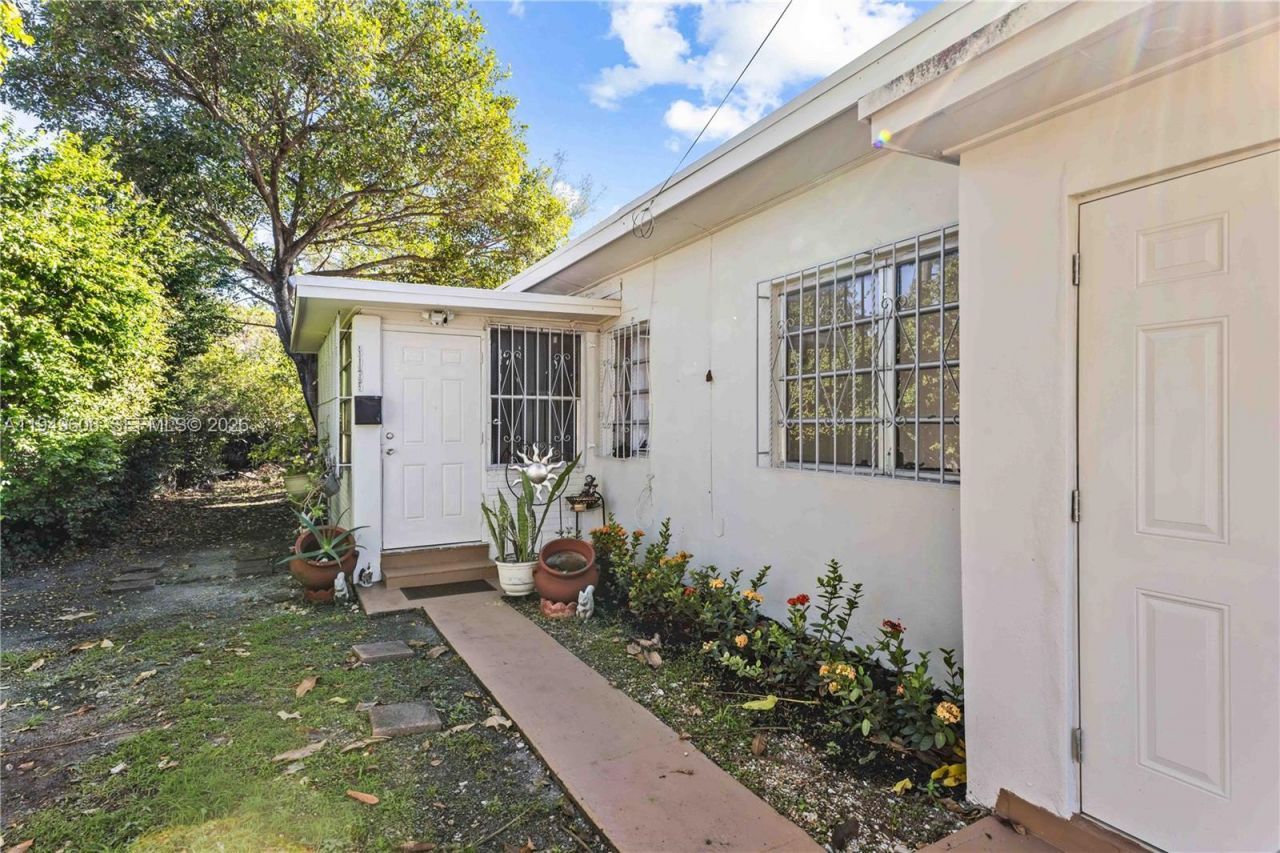 8031 NW 12th Ct, Miami, FL 33147 Photo