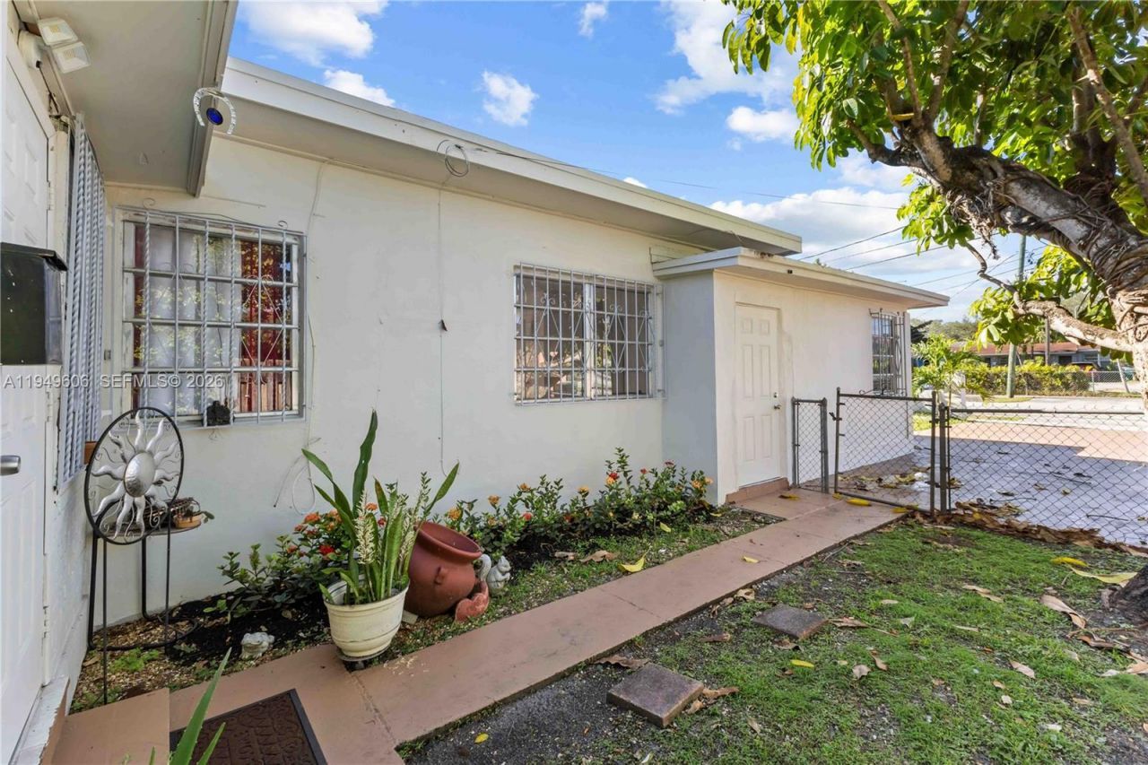 8031 NW 12th Ct, Miami, FL 33147 Photo