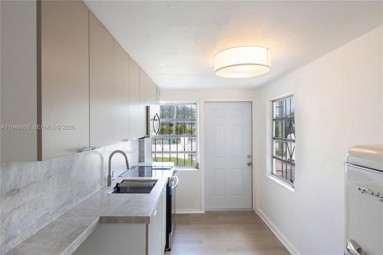 8031 NW 12th Ct, Miami, FL 33147 Photo