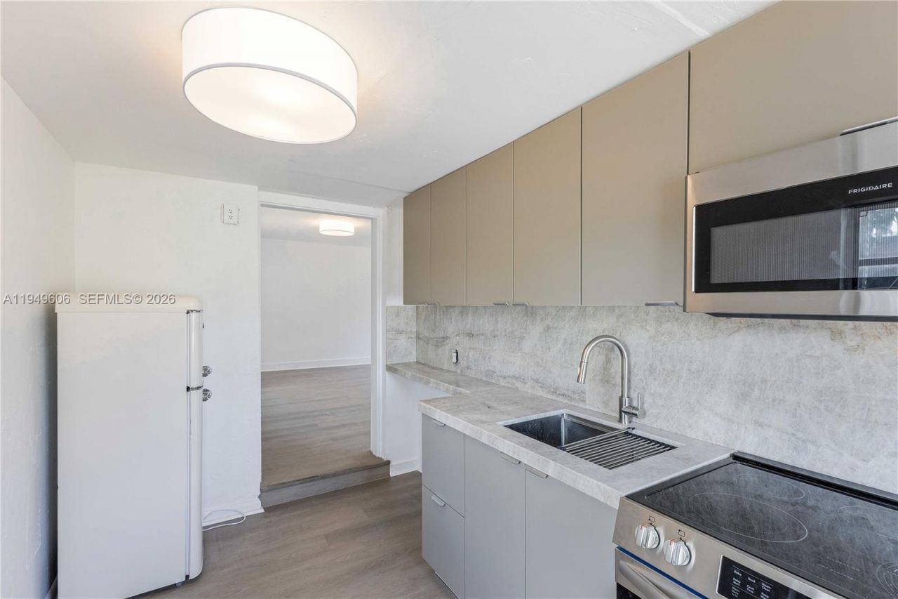 8031 NW 12th Ct, Miami, FL 33147 Photo