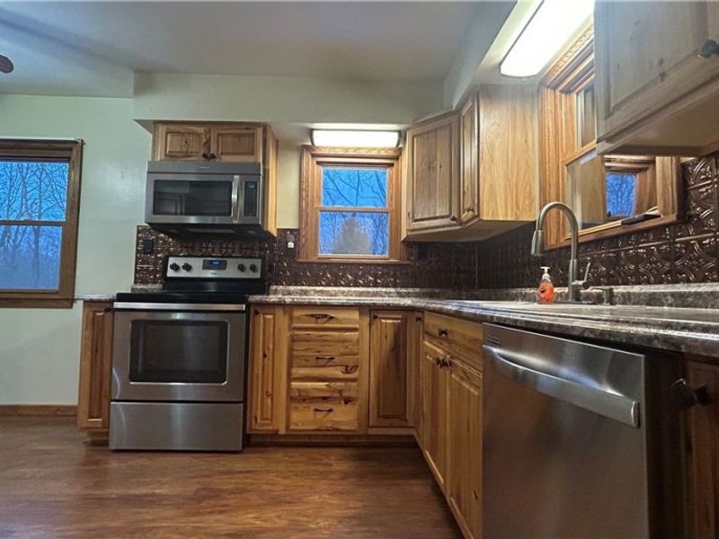 110 Edgewood Drive, Conneaut, OH 44030 Photo 5