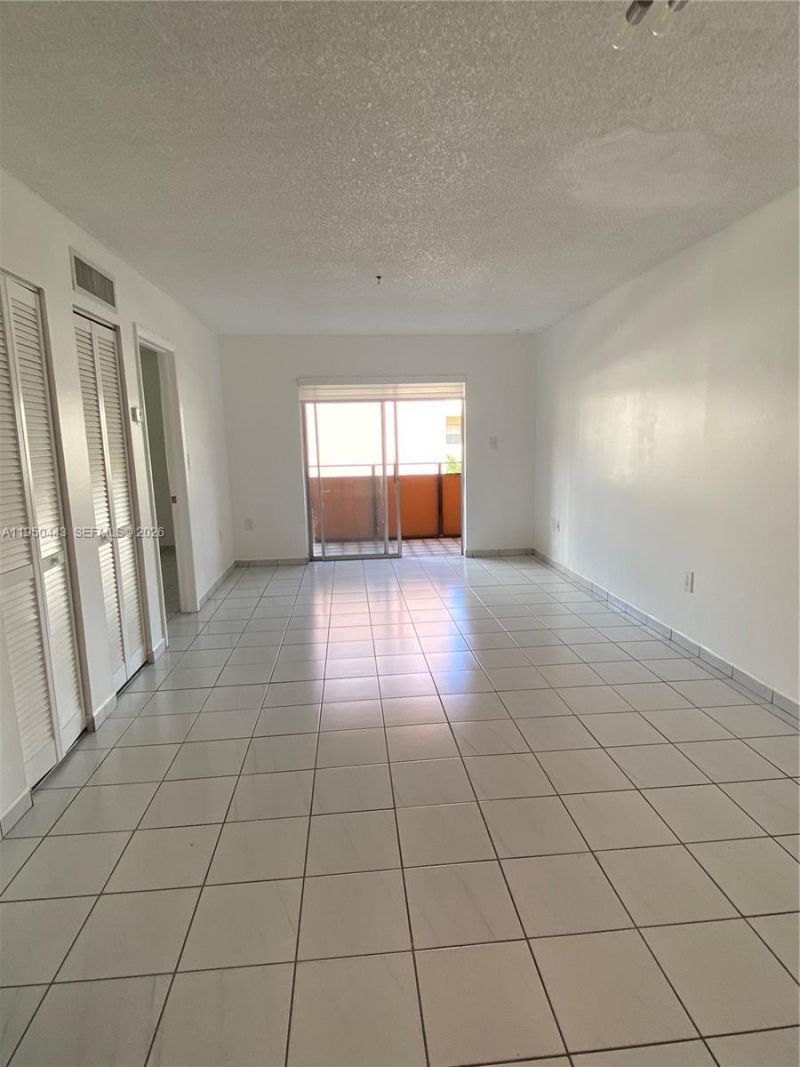 295 NW 72nd Ave , Unit 304, Miami, FL 33126 Photo
