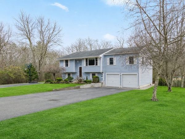 377 Read St, Seekonk, MA 02771