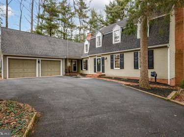 7 WESTON DRIVE, MOHNTON, PA 19540