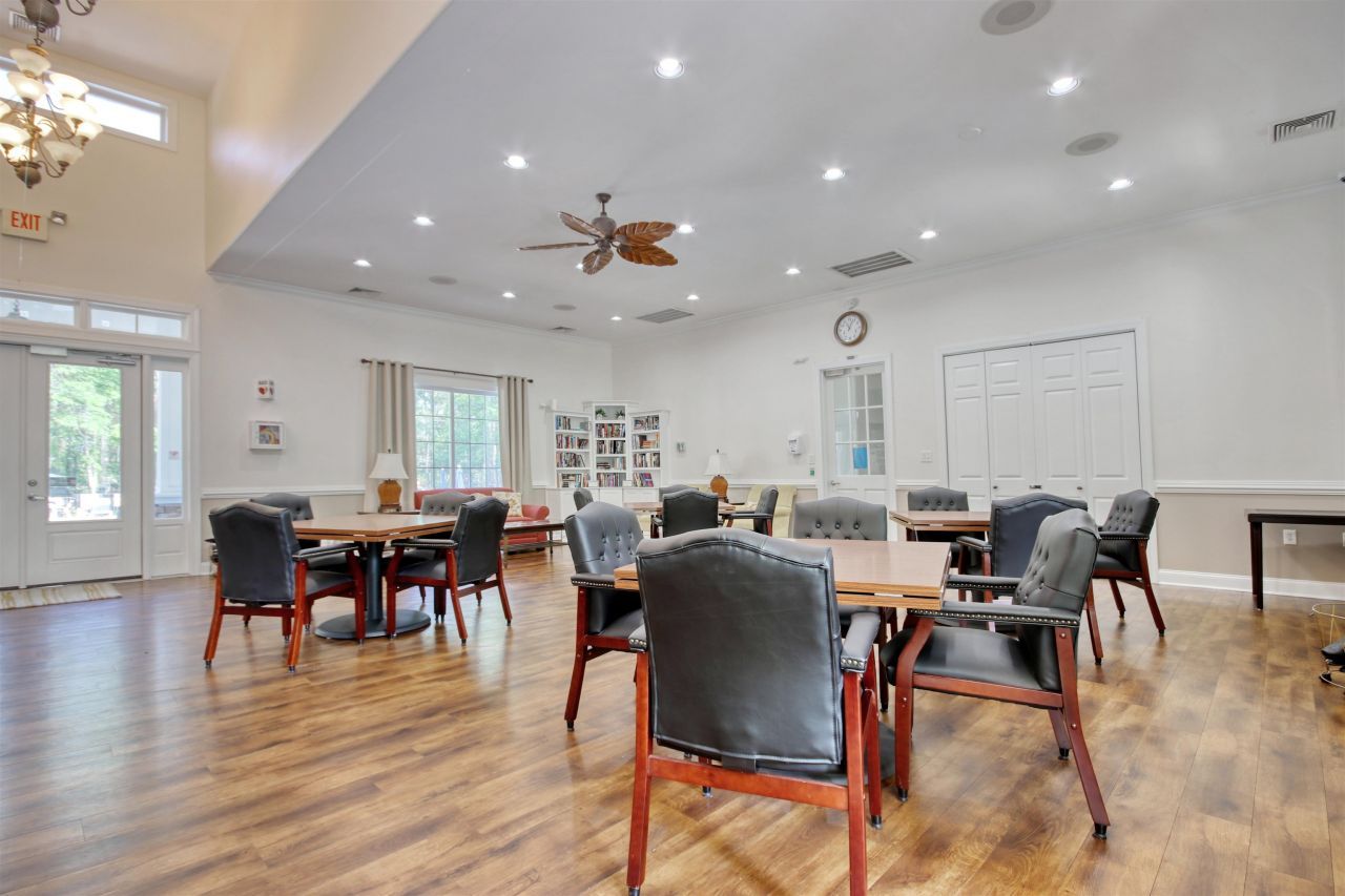 4 Guillemont Ct. Photo 39