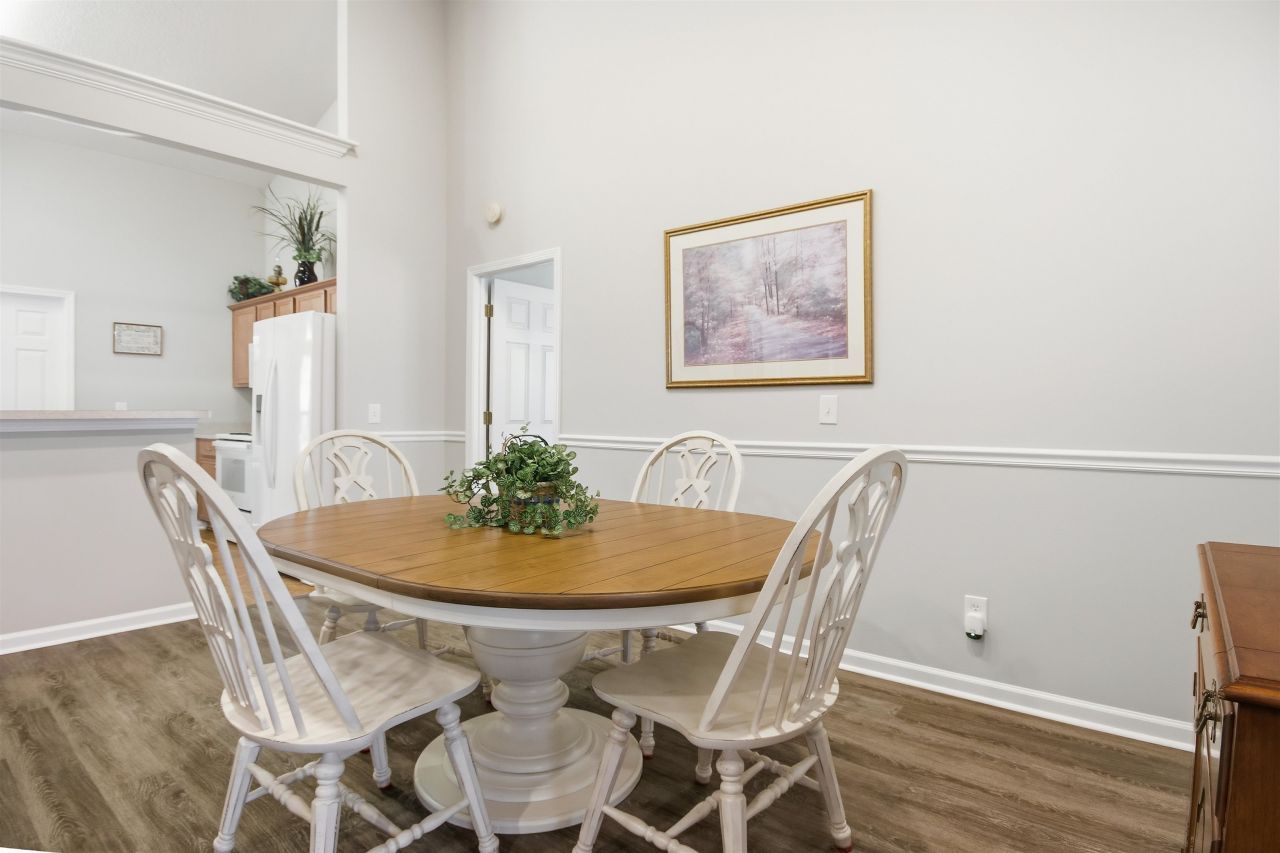 4 Guillemont Ct. Photo 8