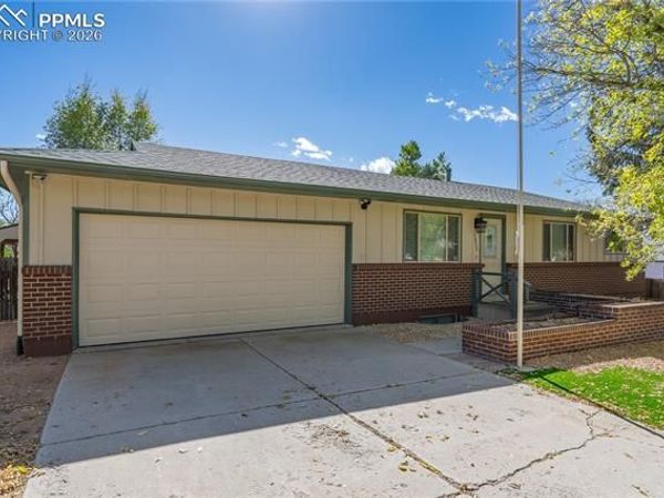 2855 El Capitan Drive, Colorado Springs, CO 80918