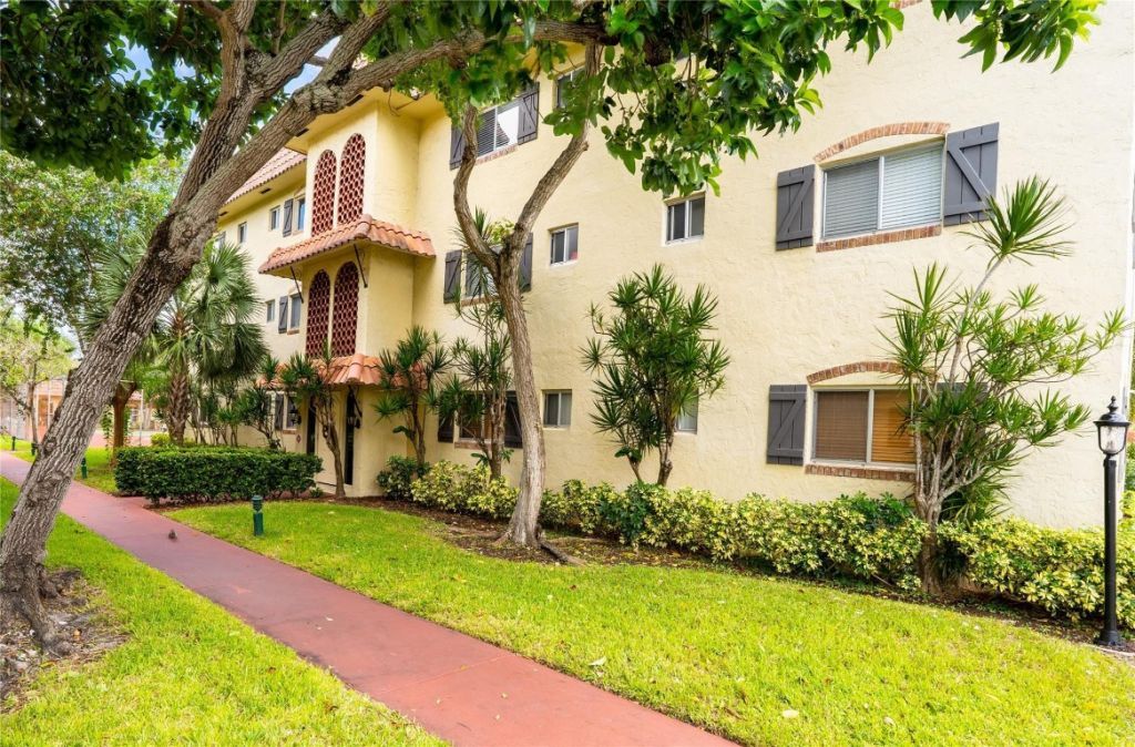 253 S Cypress Road, Unit 202, Pompano Beach, FL 33060 Photo