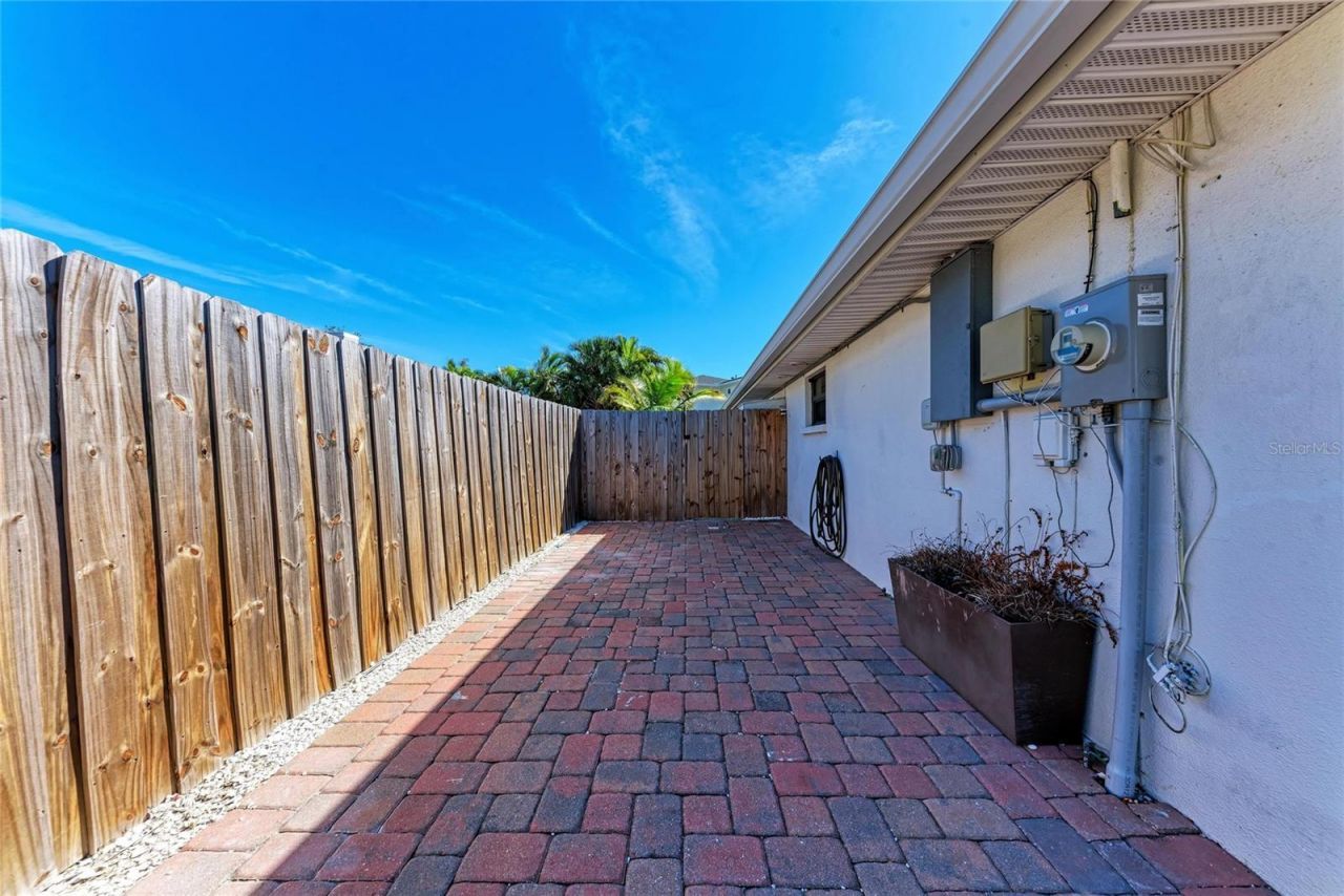 730 Fox Street, Longboat Key, FL 34228 Photo