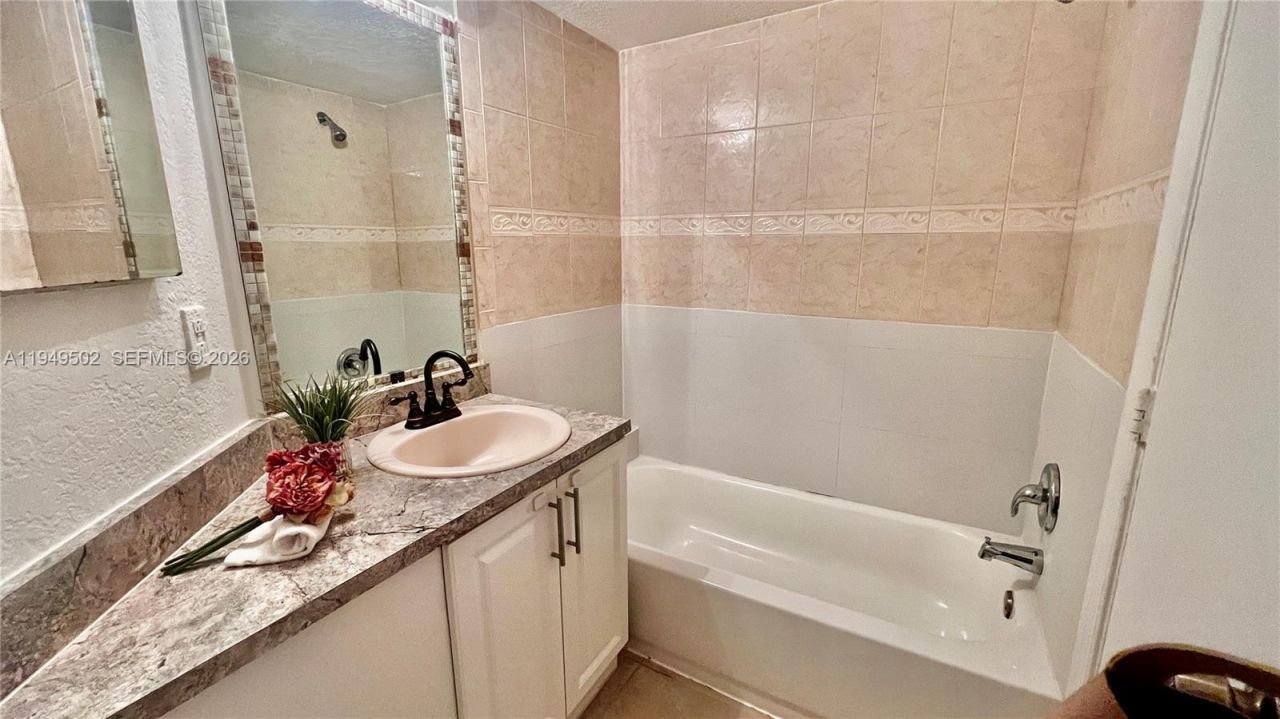 9156 NW 40th St, Unit 105-1, Coral Springs, FL 33065 Photo