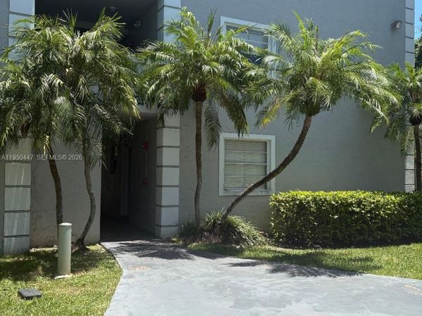 17255 SW 95th Ave, Unit 153, Palmetto Bay, FL 33157