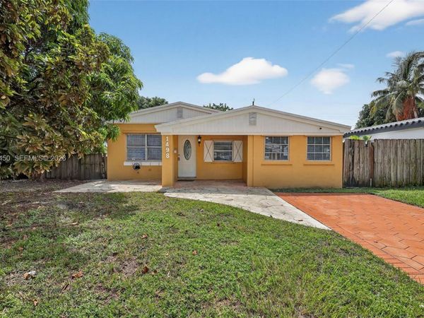 1498 NE 180th St, North Miami Beach, FL 33162