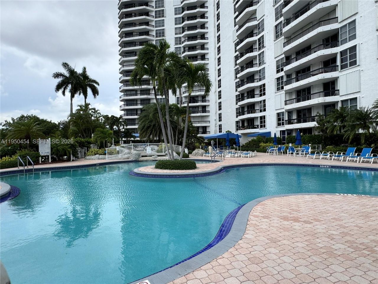 3530 Mystic Pointe Dr , Unit 2602 + Par, Aventura, FL 33180 Photo