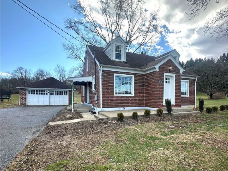 1075 Bacon Avenue, East Palestine, OH 44413 Photo 1