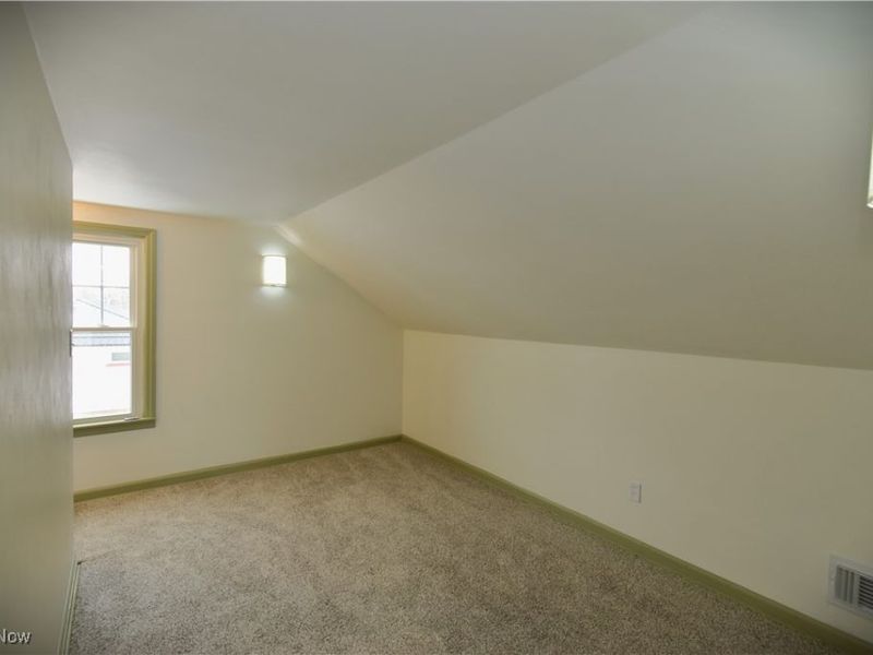 1075 Bacon Avenue, East Palestine, OH 44413 Photo 17